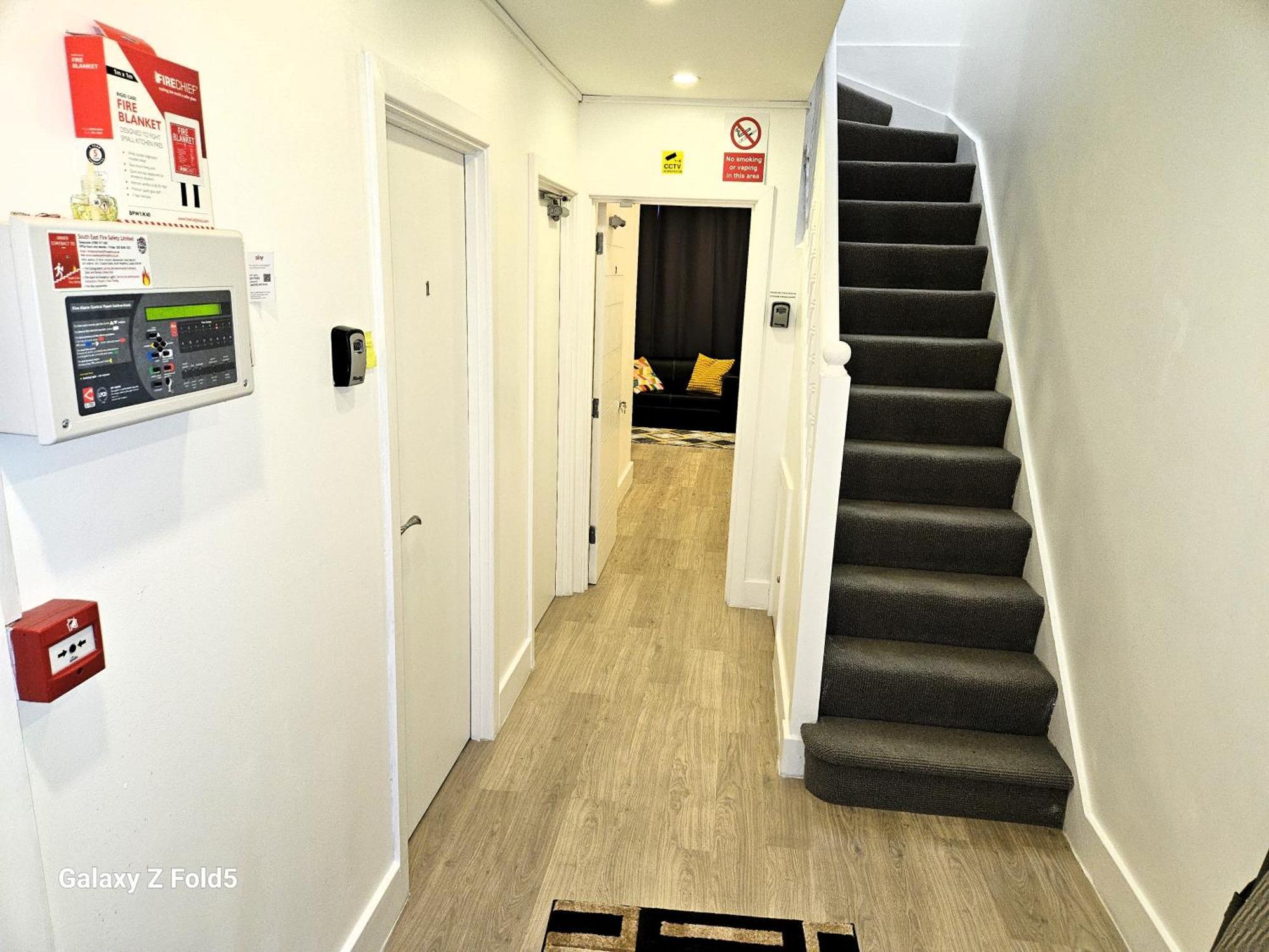 Sleephouse Partying Is Not Allowed Pls Appartement *