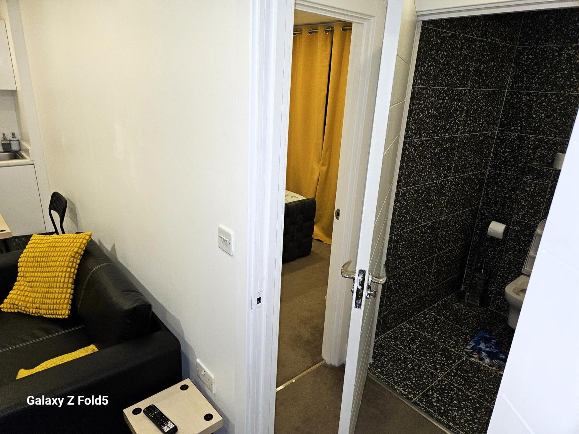 Appartement Sleephouse Partying Is Not Allowed Pls Londres