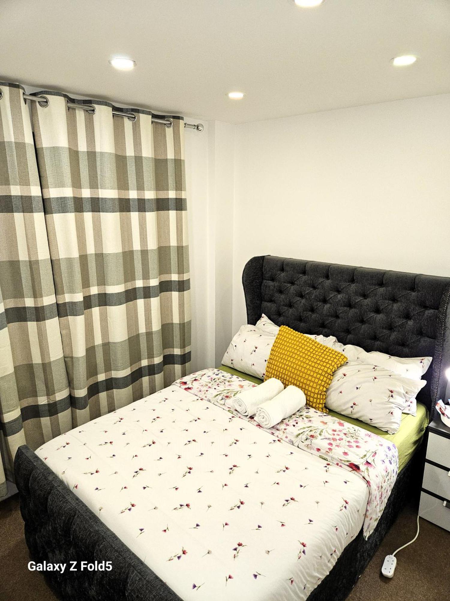 Sleephouse Partying Is Not Allowed Pls Appartement Londres