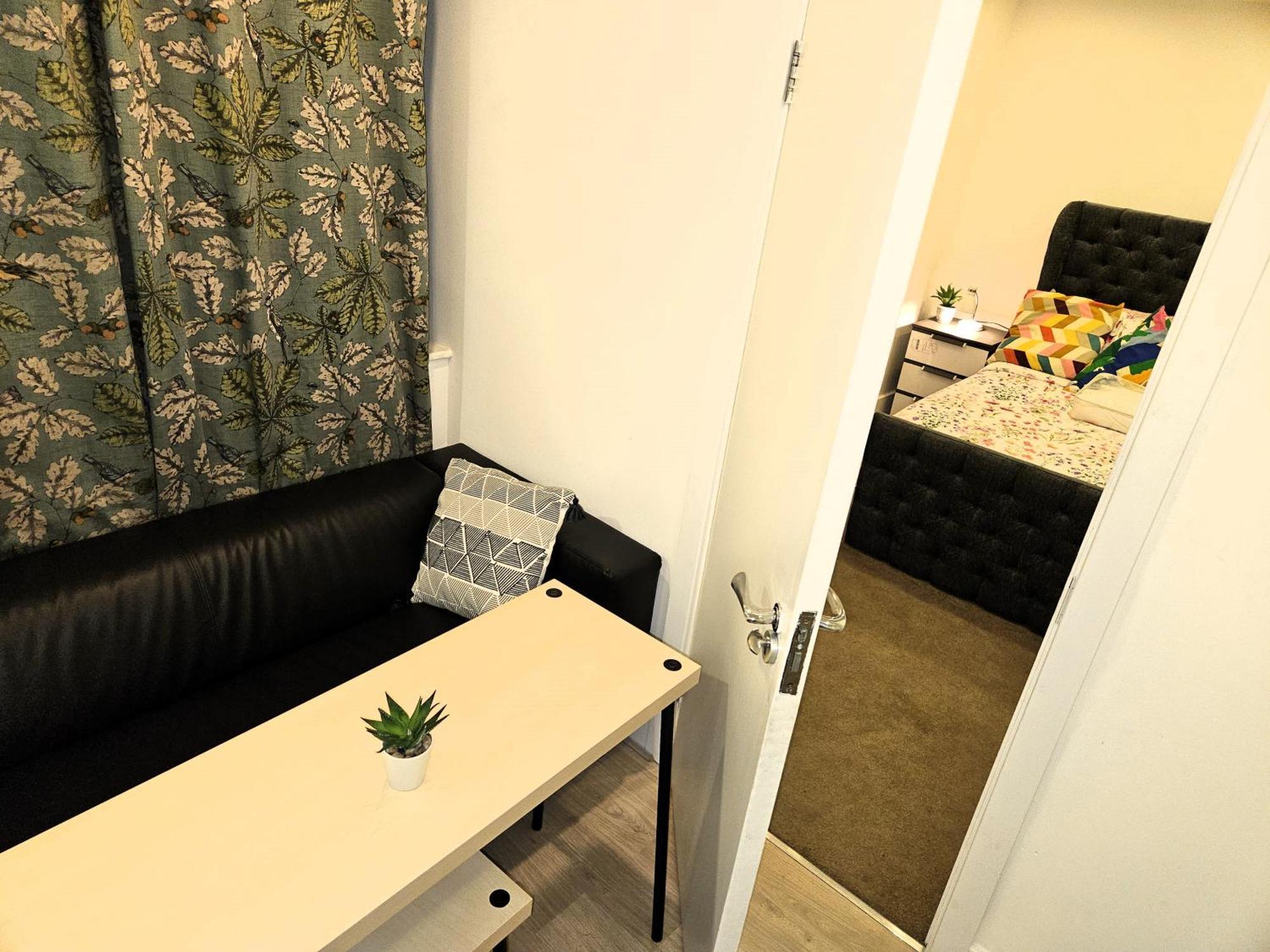 Sleephouse Partying Is Not Allowed Pls Apartment *